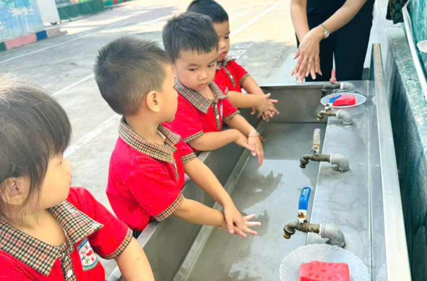  Hướng dẫn trẻ quy trình rửa tay 6 bước